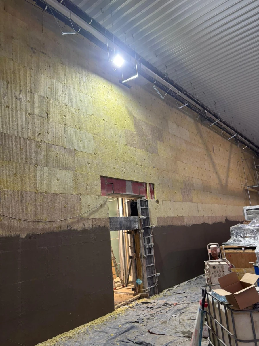 Kompleksowa termoizolacja hali przemysłowej pianą PUR