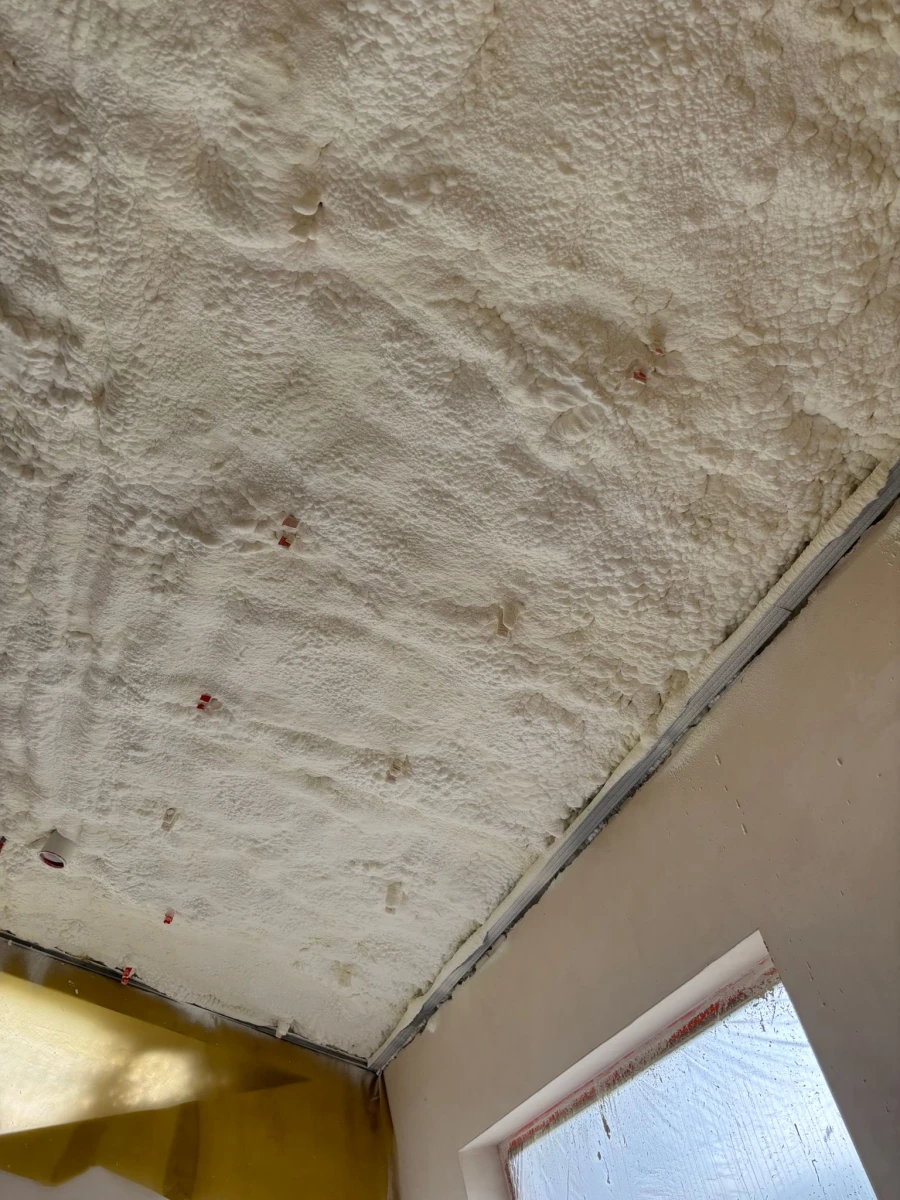 Ocieplenie poddasza pianą pur Kęty